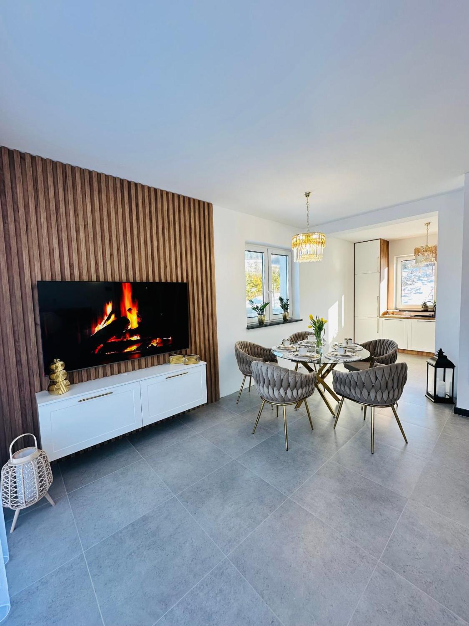 מוז'ינה Apartament Krynica-Zdroj - Powroznik - Dom Na Wzgorzu - House On The Hill מראה חיצוני תמונה