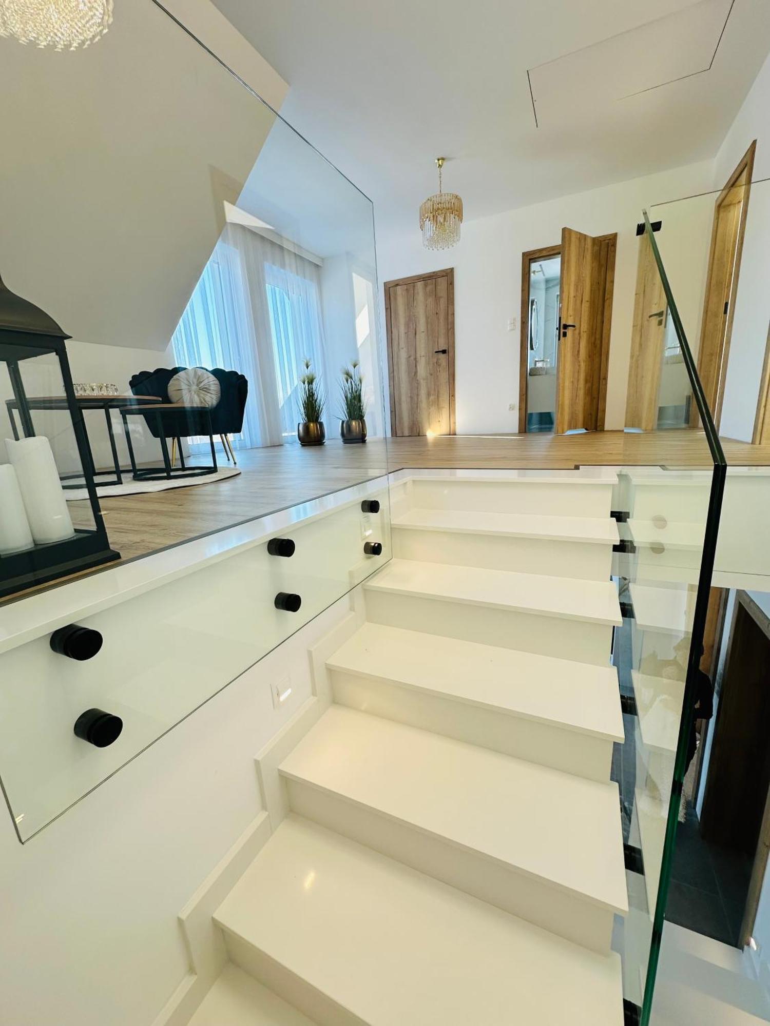 מוז'ינה Apartament Krynica-Zdroj - Powroznik - Dom Na Wzgorzu - House On The Hill מראה חיצוני תמונה